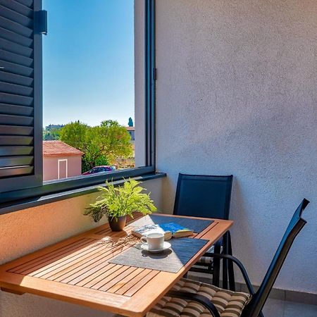 Art Apartment Monvidal Pula Bagian luar foto