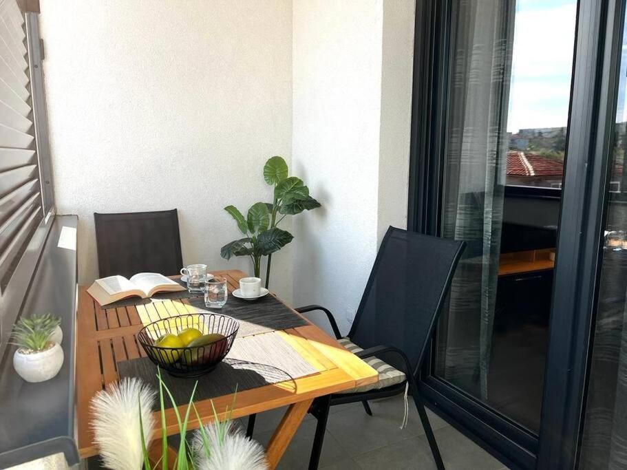Art Apartment Monvidal Pula Bagian luar foto