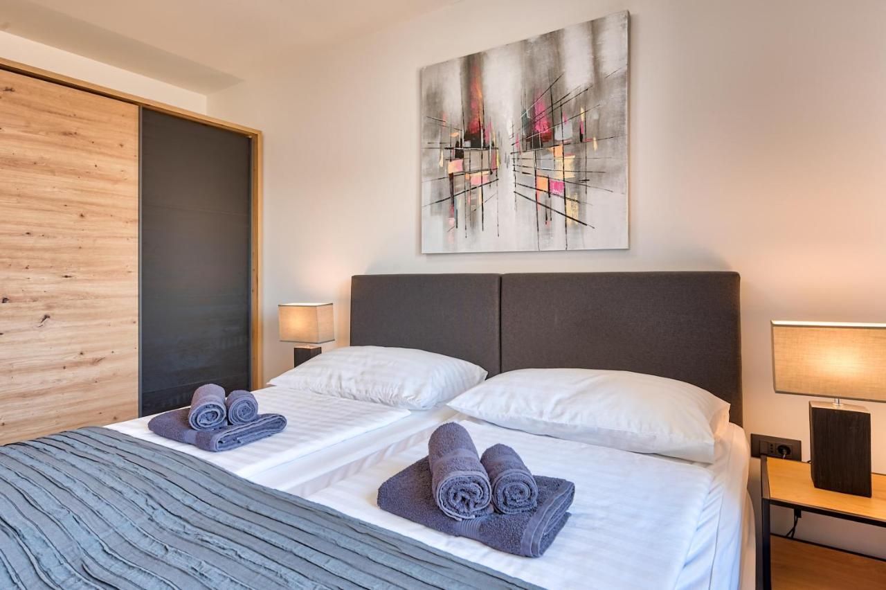 Art Apartment Monvidal Pula Bagian luar foto